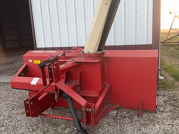 farm-king-twin-auger-two-stage-snowblower,-540-pto,-hydraulic-shoot-image-12