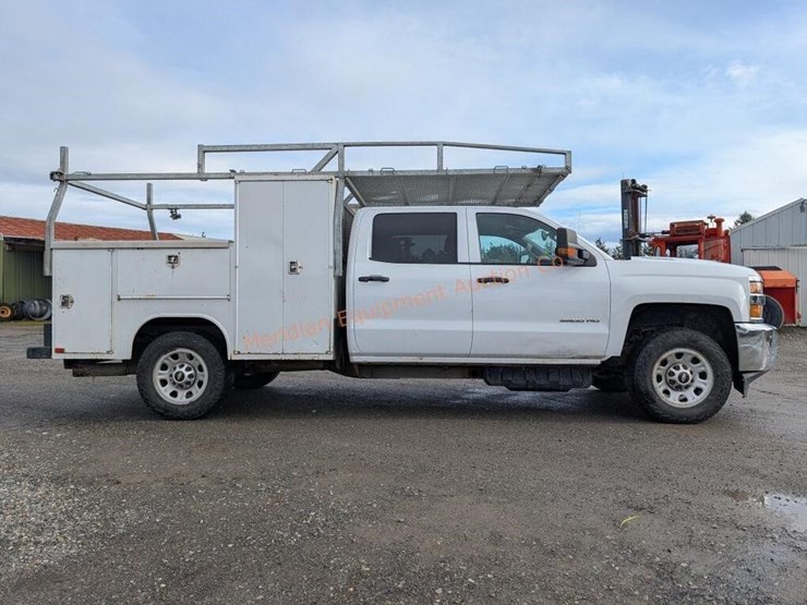 2017-chevrolet-silverado-3500-image-4