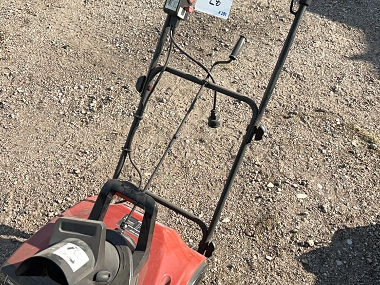 electric-snowblower-image-25