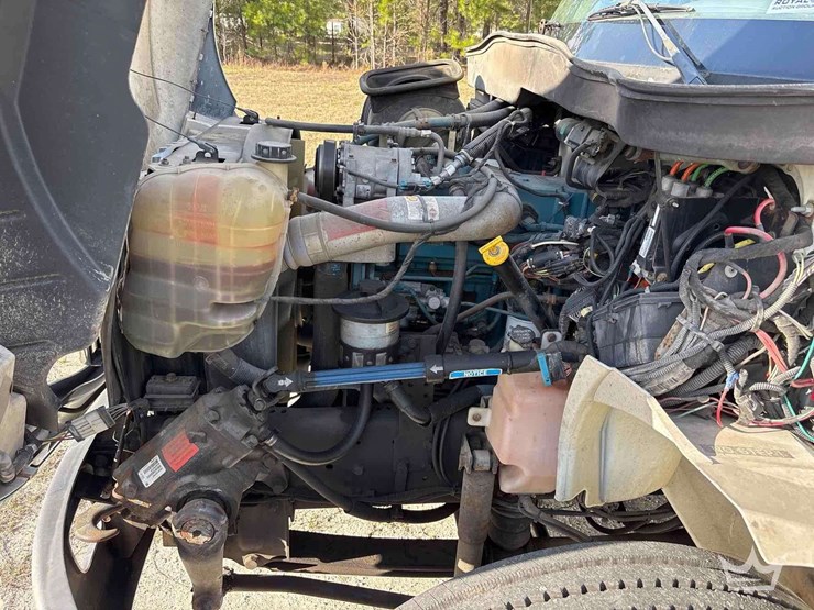 2003-international-durastar-4300-image-37