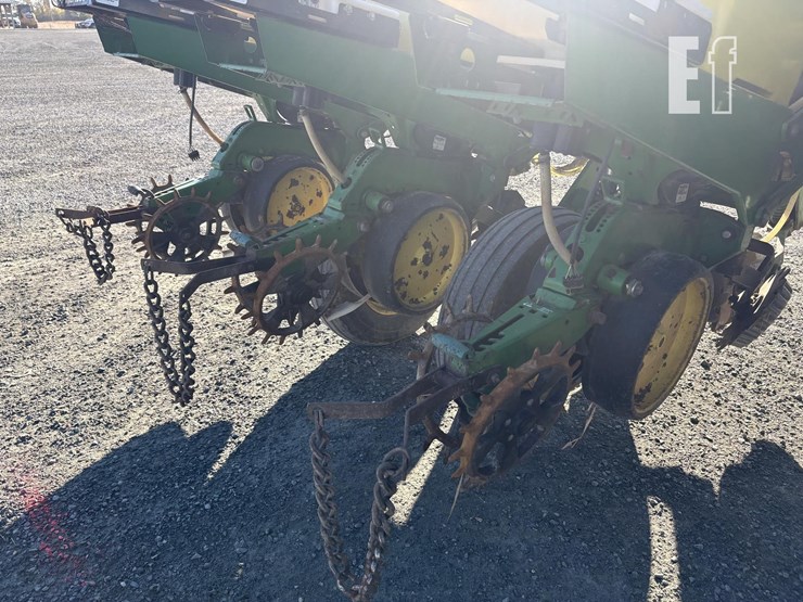 john-deere-7200-image-9