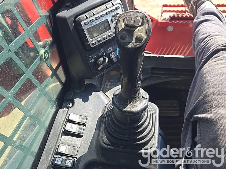 2023-takeuchi-tl12v2-image-59