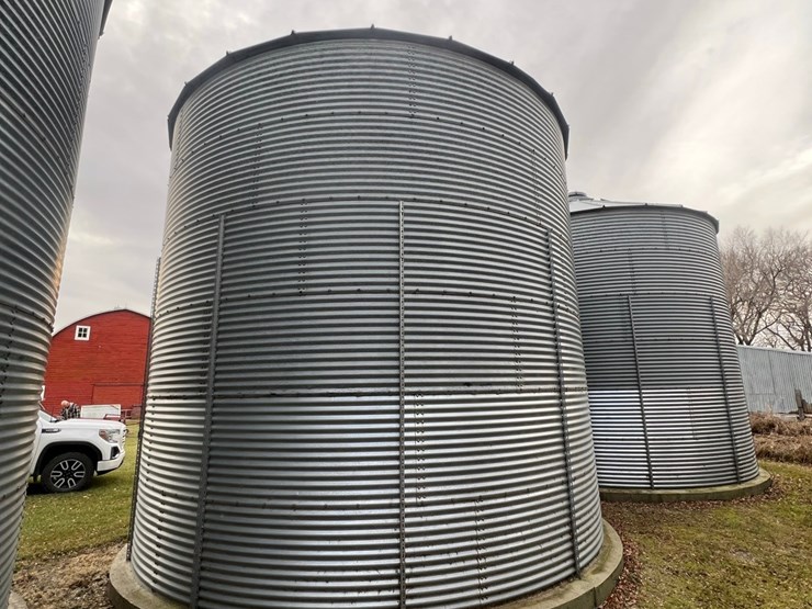 lot-24.-3,250-bu.-columbian-grain-bin-to-be-moved-(bin-2)-image-10