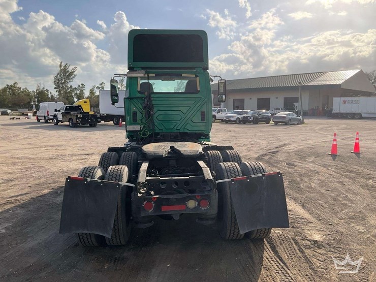 2015-international-prostar-image-25