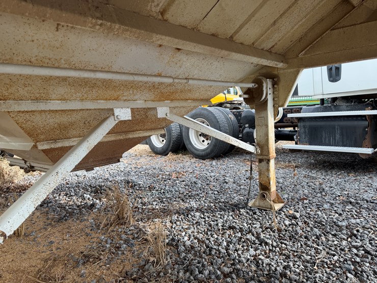 #40956-•-2013-cts-ght-40-40'-t/a-hopper-bottom-trailer-5tu124023ds000682-image-33