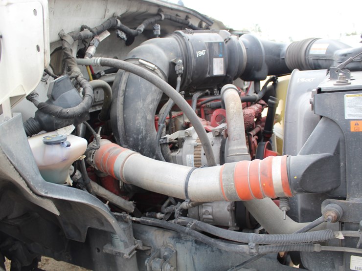 2011-ford-f650-image-18