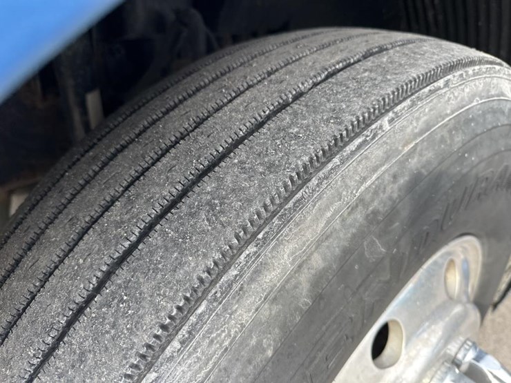 2001-volvo-10-image-54