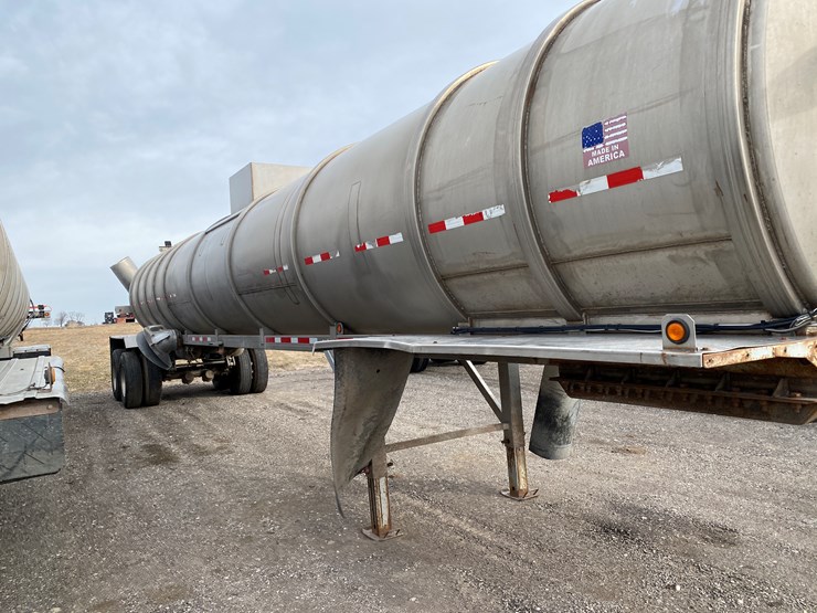 #504-•-2012-northern-8,500-gallon-semi-manure-tanker-(has-wi-title)-(waupun,-wi)-image-4