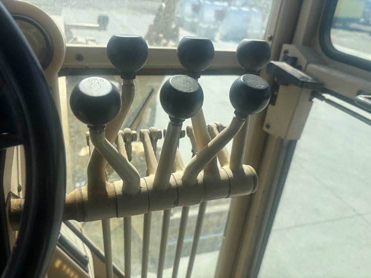 caterpillar-140h-vhp-image-29