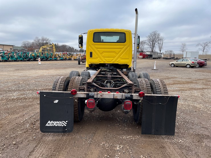 #1030-•-2011-international-truck-tractor-(has-mn-title)-image-4