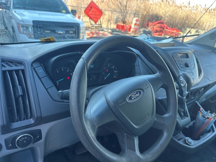 2017-ford-transit-image-43