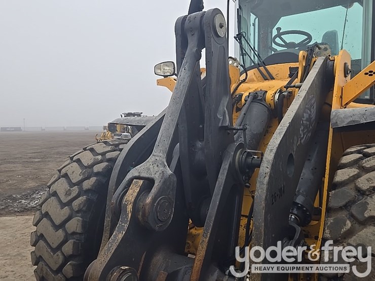 2017-volvo-l110h-image-38