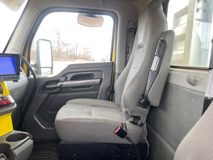 2019-kenworth-t880-image-60