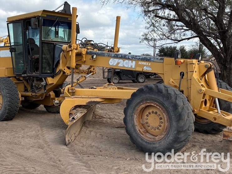 2004-john-deere-672-image-3