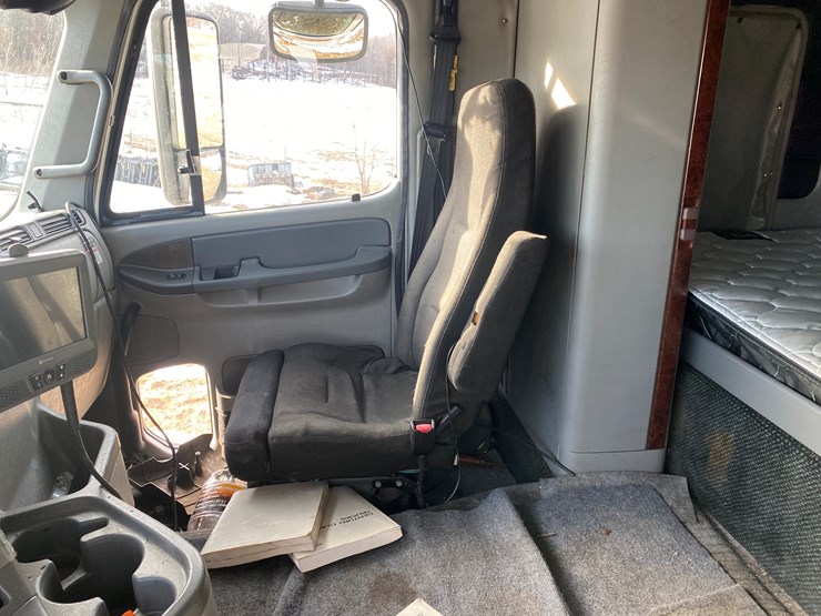 2003-freightliner-argosy-image-44