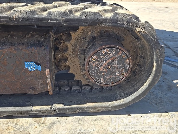 2020-deere-35g-image-25