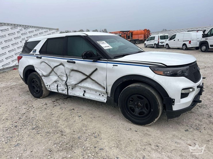 2024-ford-explorer-image-2