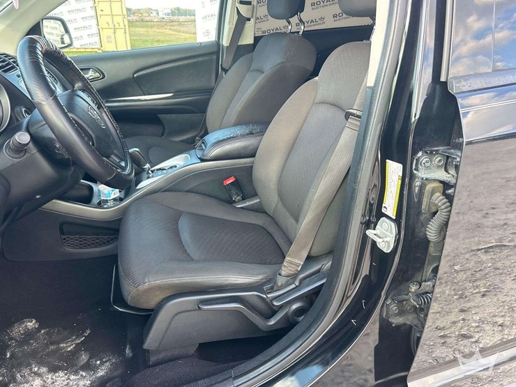 2018-dodge-journey-image-12