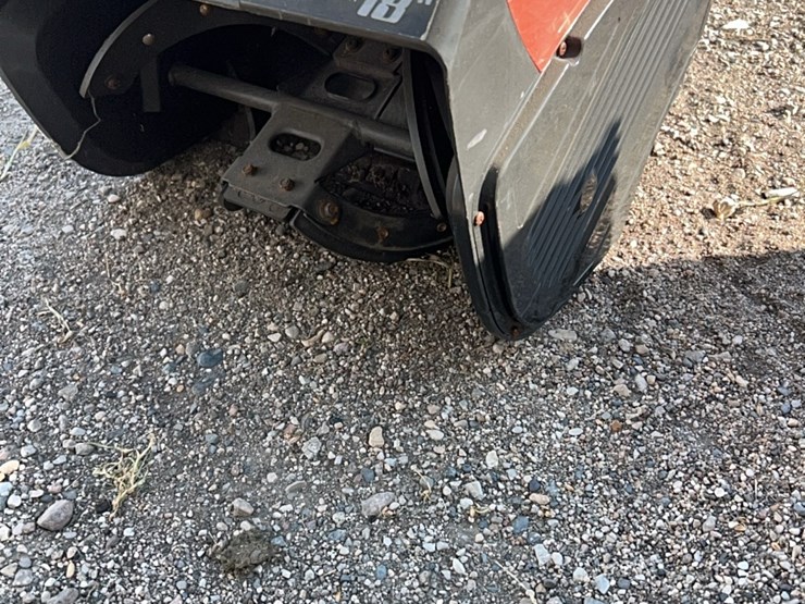 electric-snowblower-image-17