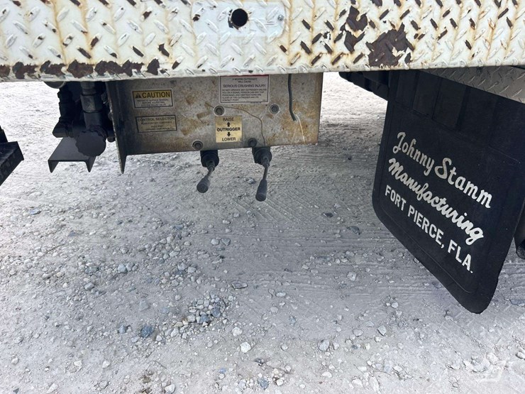 2009-ford-f550-image-26