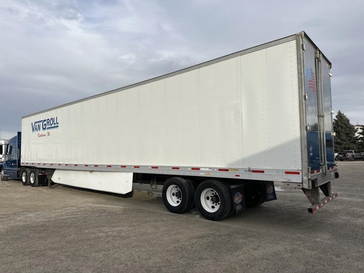 2019-utility-53'-image-3