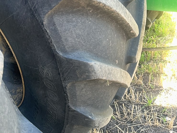 2016-john-deere-9520r-image-96