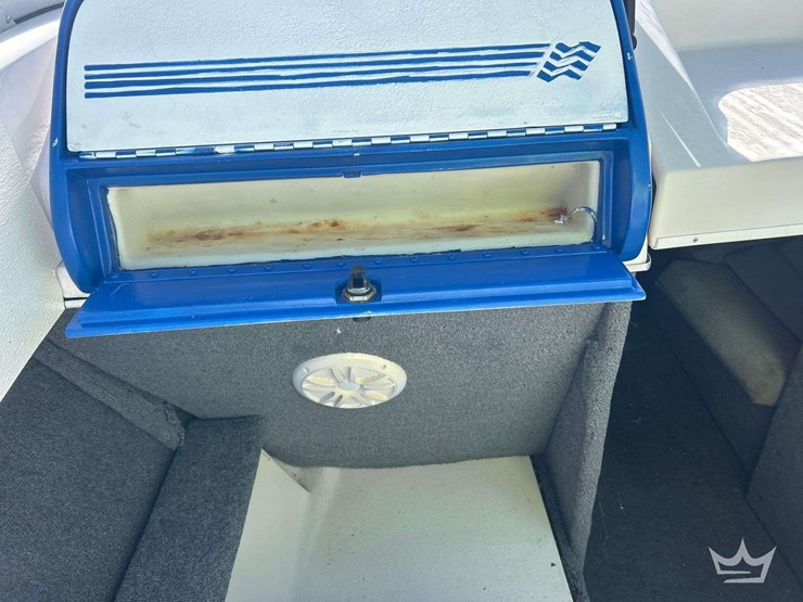 1992-21ft-four-winns-205-sundowner-boat-w/-boat-trailer-image-13