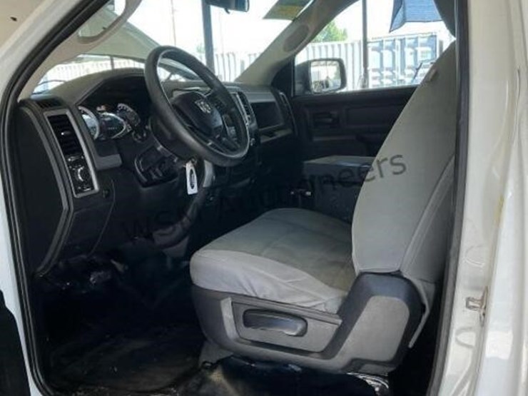 2014-dodge-2500-image-21