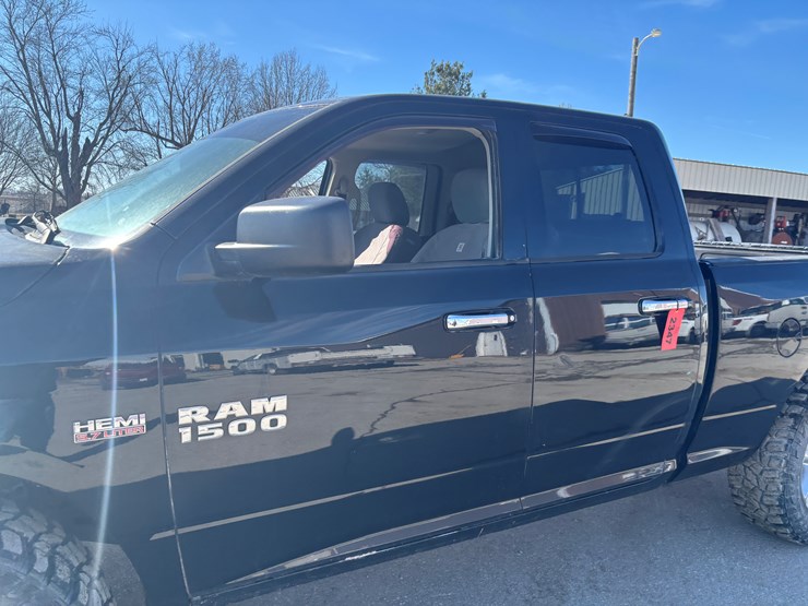 2014-dodge-1500-image-10