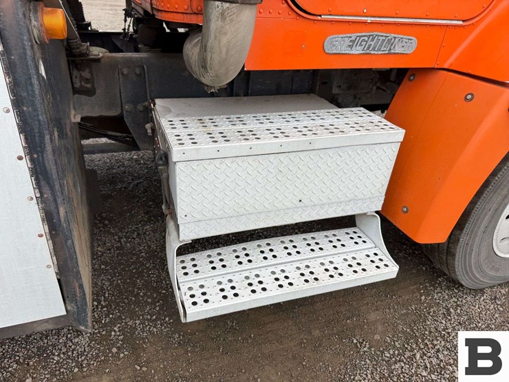 1993-freightliner-fld112-image-35