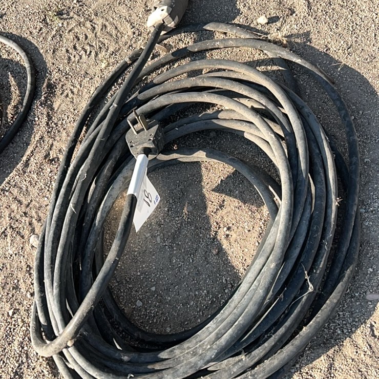 80 foot 220 cord, nice shape