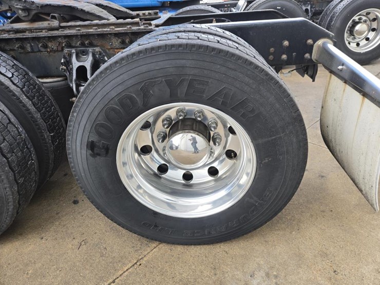 2019-kenworth-t680-image-82