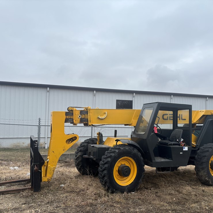 #2310 • 2004 Gehl RS8 Telehandler