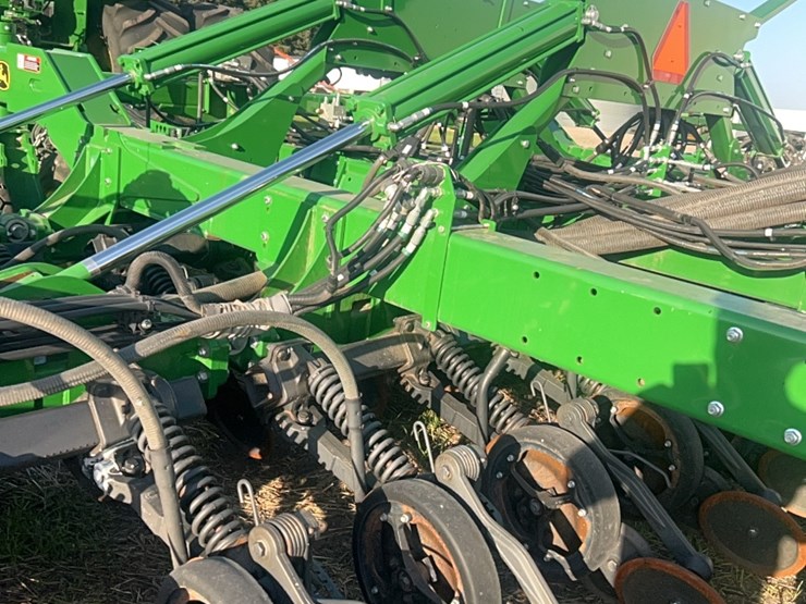 2018-john-deere-1910-image-238