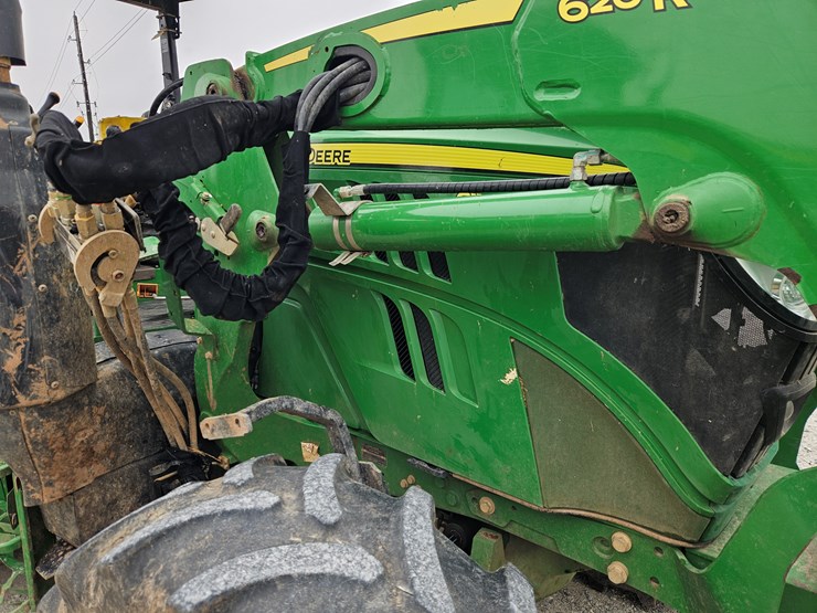 2017-john-deere-6110m-image-22