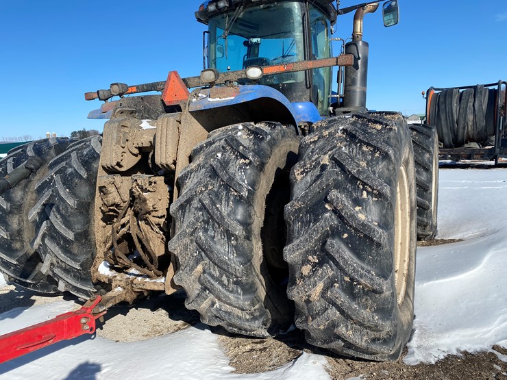 2011-new-holland-390-image-9