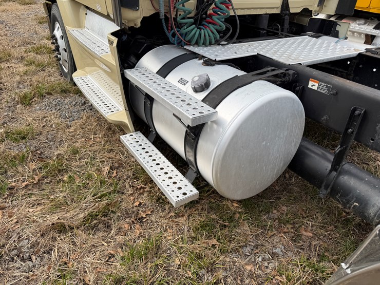 #40955-•-2016-freightliner-cascadia-t/a-daycab-truck-tractor-3akjged54gshn2294-image-25