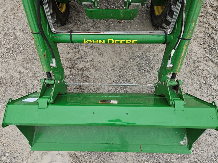 2023-john-deere-4052m-image-5