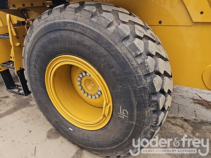 2026-caterpillar-926-image-17