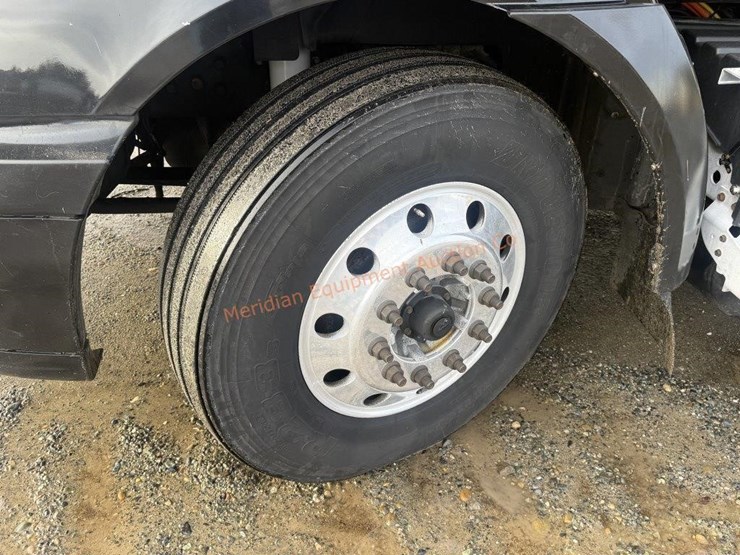 2017-international-prostar-image-11