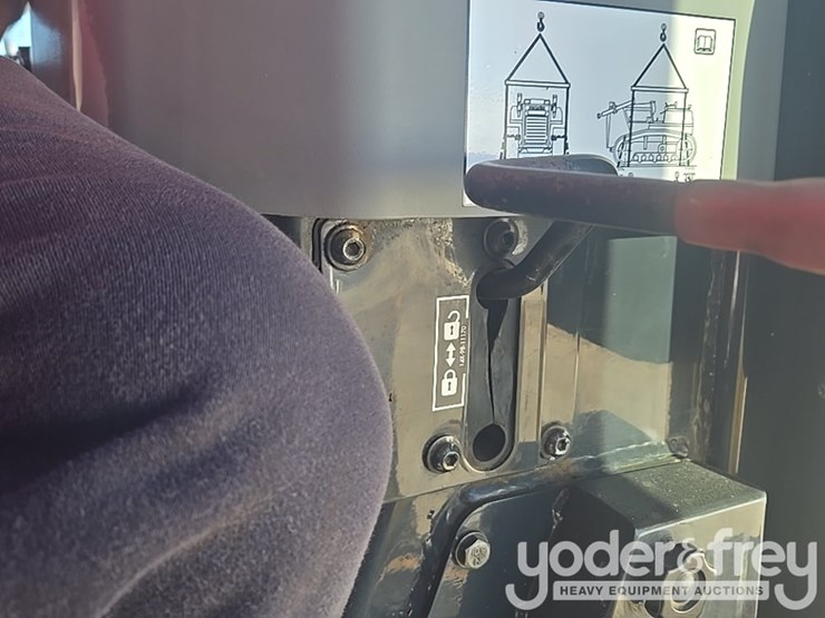 2018-komatsu-d51px-24-image-84