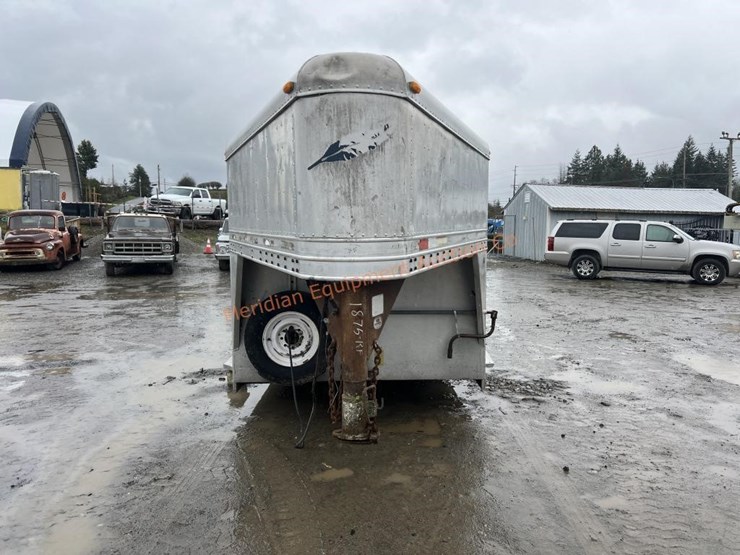 1996-featherlite-8120-image-7