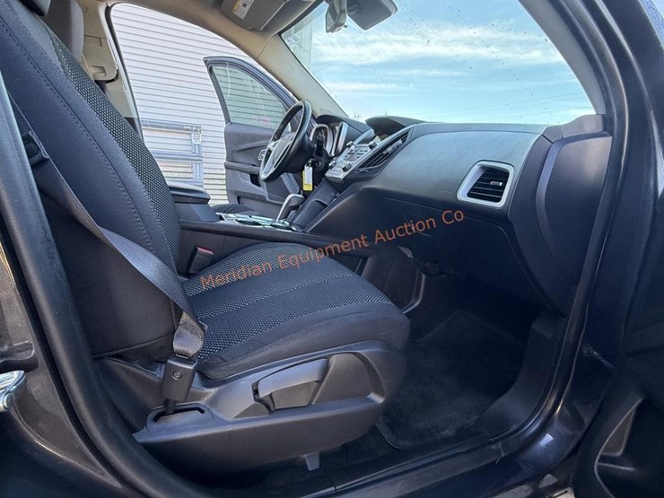 2015-chevrolet-equinox-lt-image-32