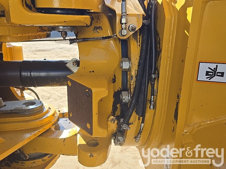 2021-deere-460e-image-44