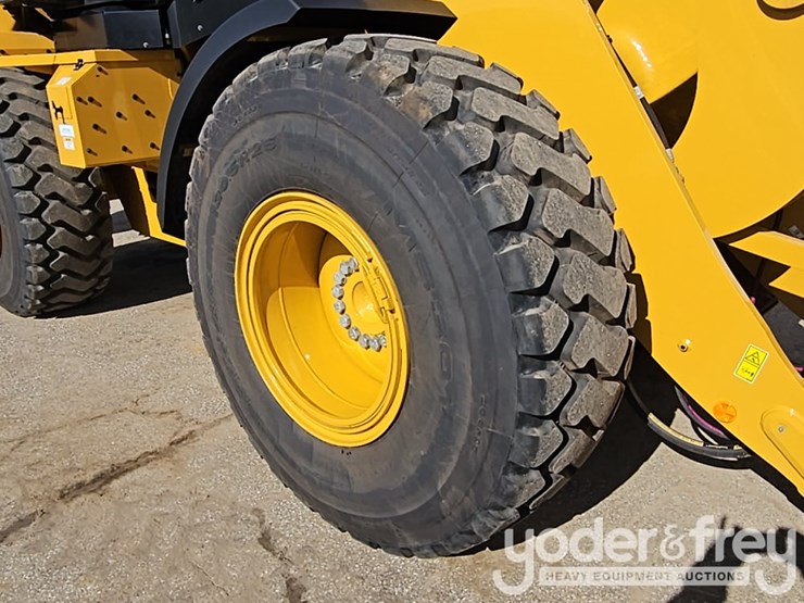 2026-caterpillar-930-image-12