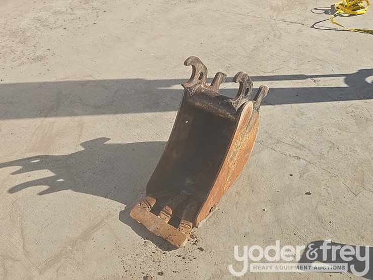 2020-deere-35g-image-33