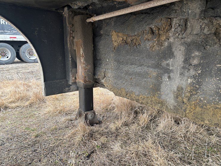 2001-hackney-beverage-trailer-image-39