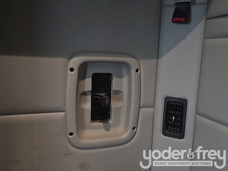 2019-peterbilt-579-image-101