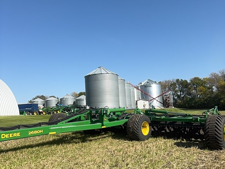 2023-john-deere-h-image-9