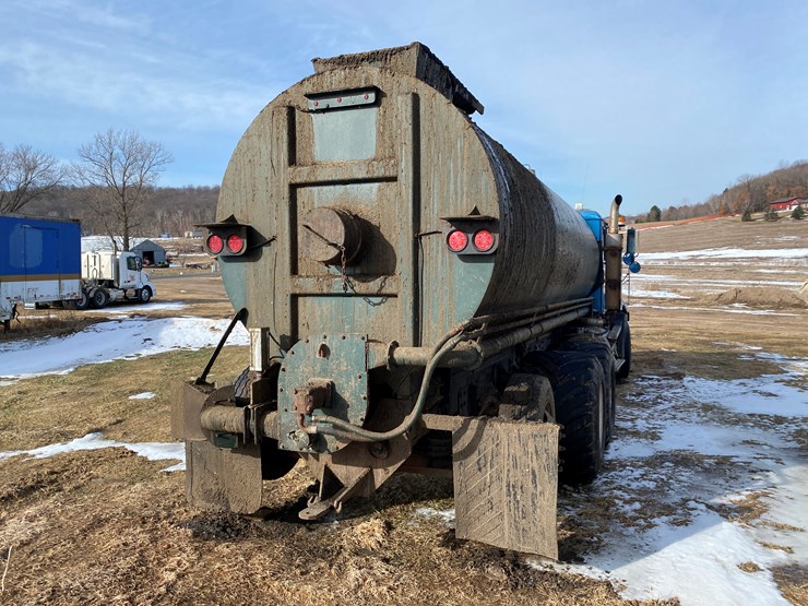 #425-•-mack-elite-cl-713-manure-truck-(has-wi-title)-(colfax,-wi)-image-5